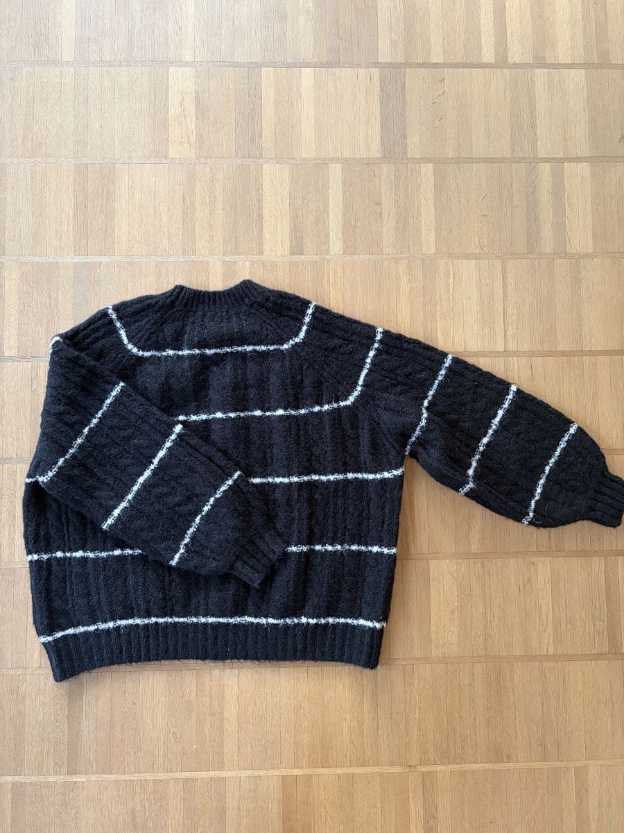 Pull&Bear Pulls & Sweat-shirts: Schwarzer Pullover mit weissen Streifen – D'occasion à Zürich par bib_ds9n 2