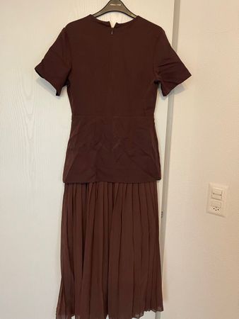 Schlicht und raffiniert - Plisseekleid