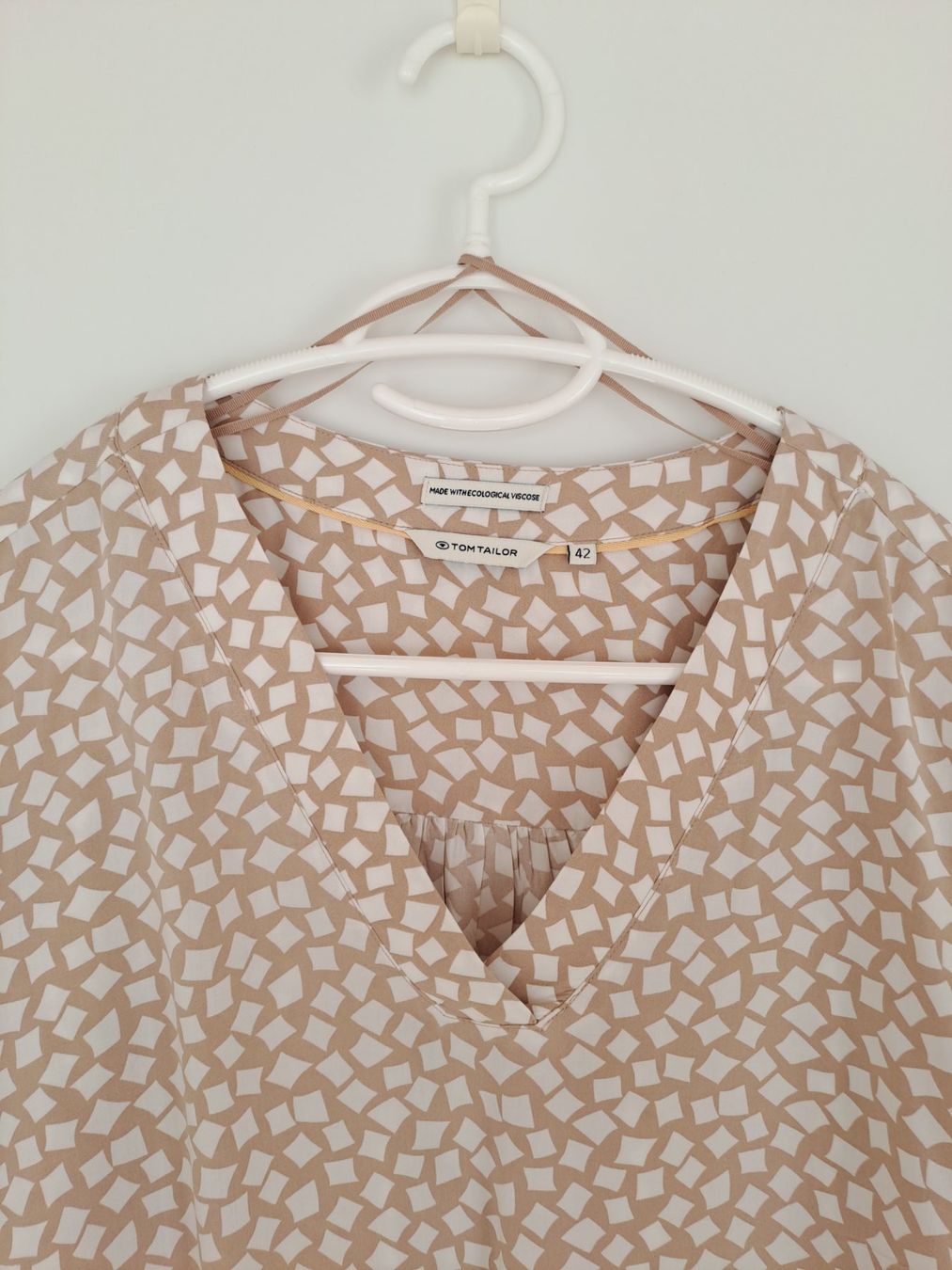 Tom Tailor Camicette: Chemisier Tom Tailor Viscose camel et blanc T.42 – Nuovo (secondo la descrizione) da Denens venduto da Chanchantevend 1