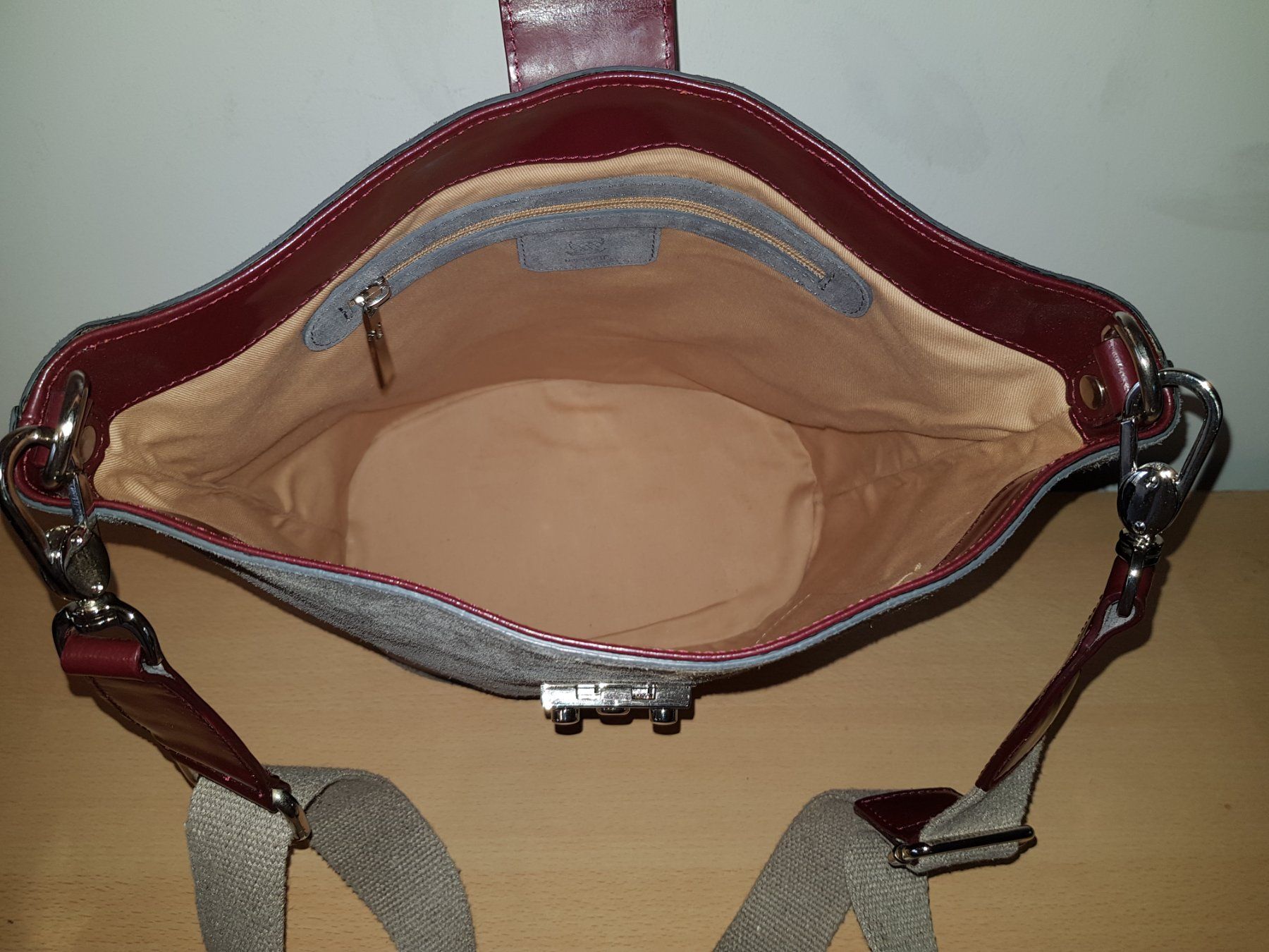 Navyboot Borse da donna: Navyboot Ledertasche/Umhängetasche – Usato da Basel venduto da Birs868 5