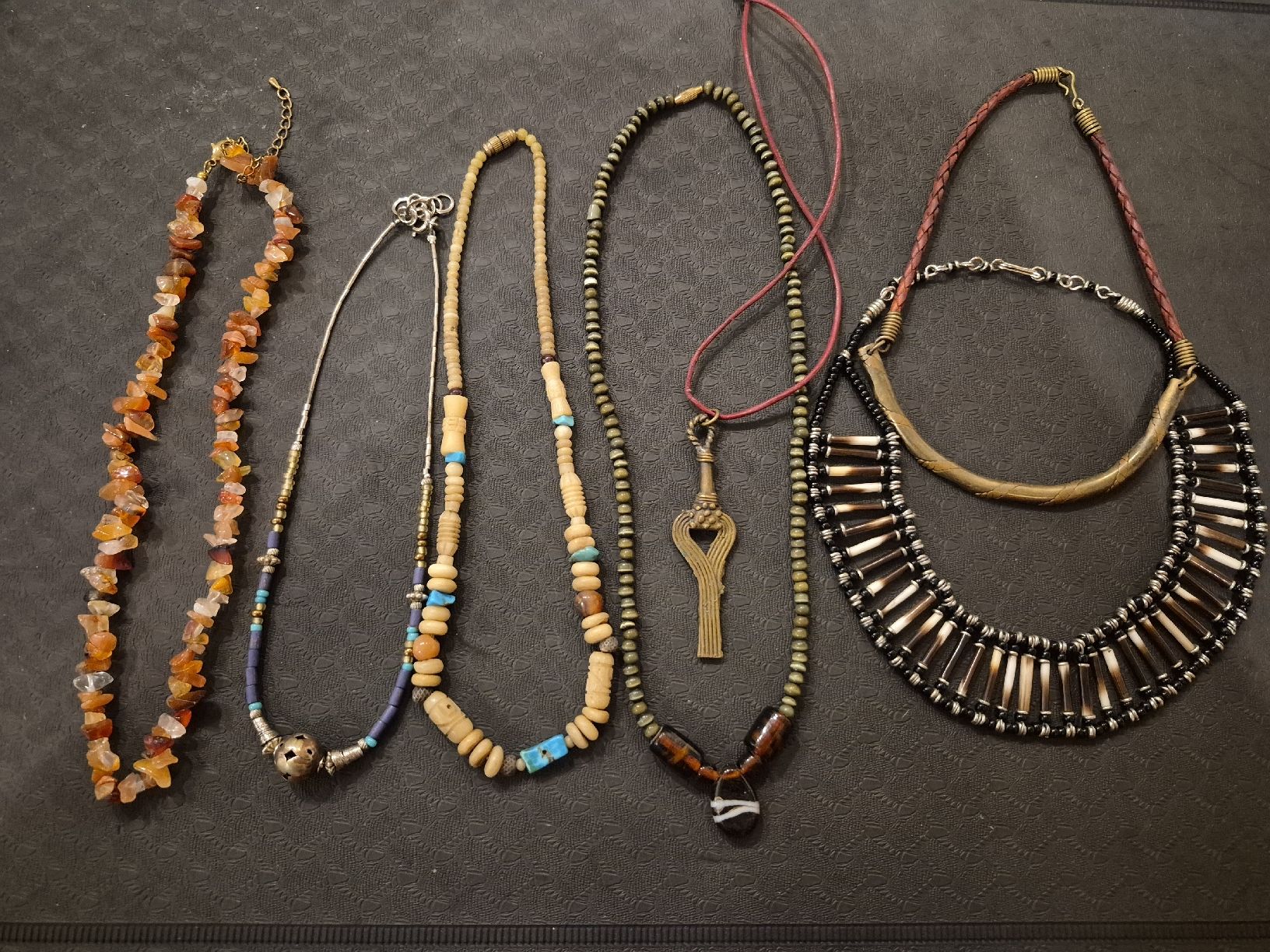 Sonstiger Schmuck: Lot de 5 colliers ethniques artisanaux – Gebraucht aus Delémont von fab_cpg5