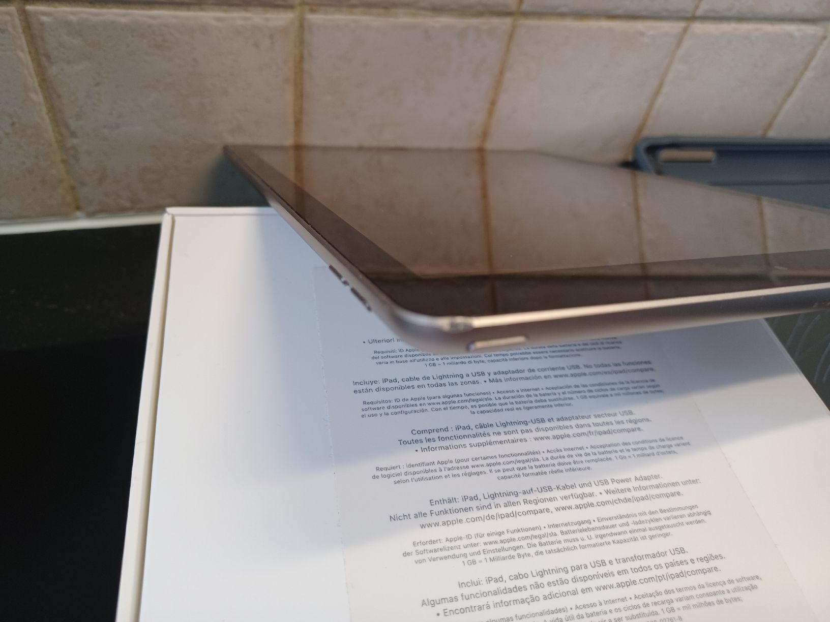 Apple Tablet PC: ipad 5 A1822 avec clavier slim folio logitech – Usato da Servion venduto da josephine22 3