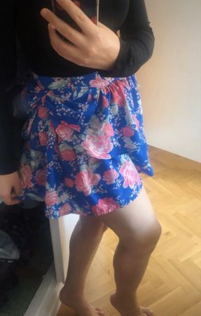 Chic floral vintage print skirt with bow detail