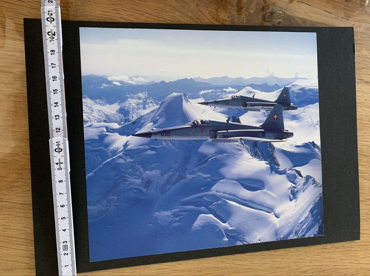 Foto & Immagini: Print einer Patrouille Tiger F-5 der Schweizer Luftwaffe – Usato da Esslingen venduto da Gargamel011 1