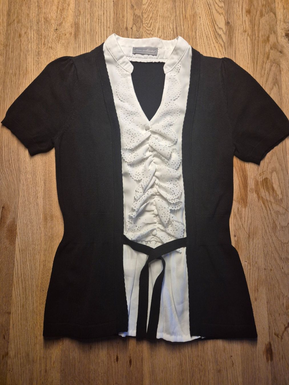 Chemisiers: Cardigan mit eingearbeiter Bluse | Gr. 36/38 S/M / – D'occasion à Balgach par KaorinNoire