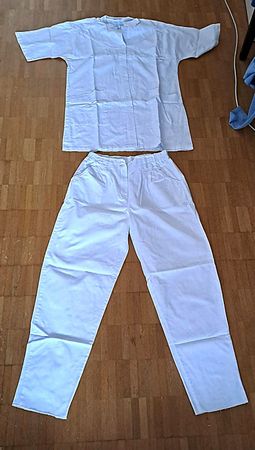 2 Arztkittel und -hosen,  Clinic,  Damen, Grösse 40, wie neu