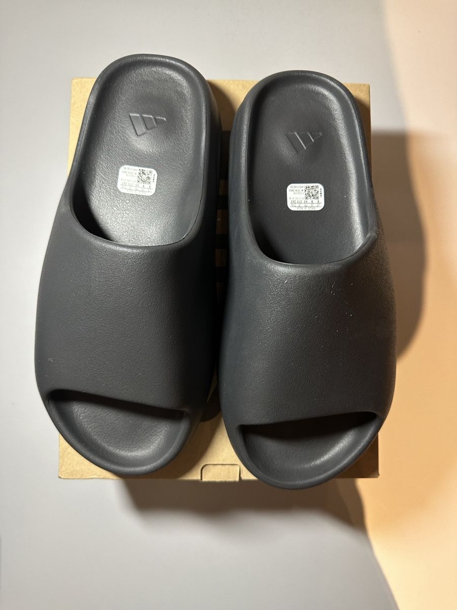 Adidas Scarpe da uomo: Adidas yeezy slide Onyx – Nuovo e nell'imballaggio originale da Freienbach venduto da fel_c759 1