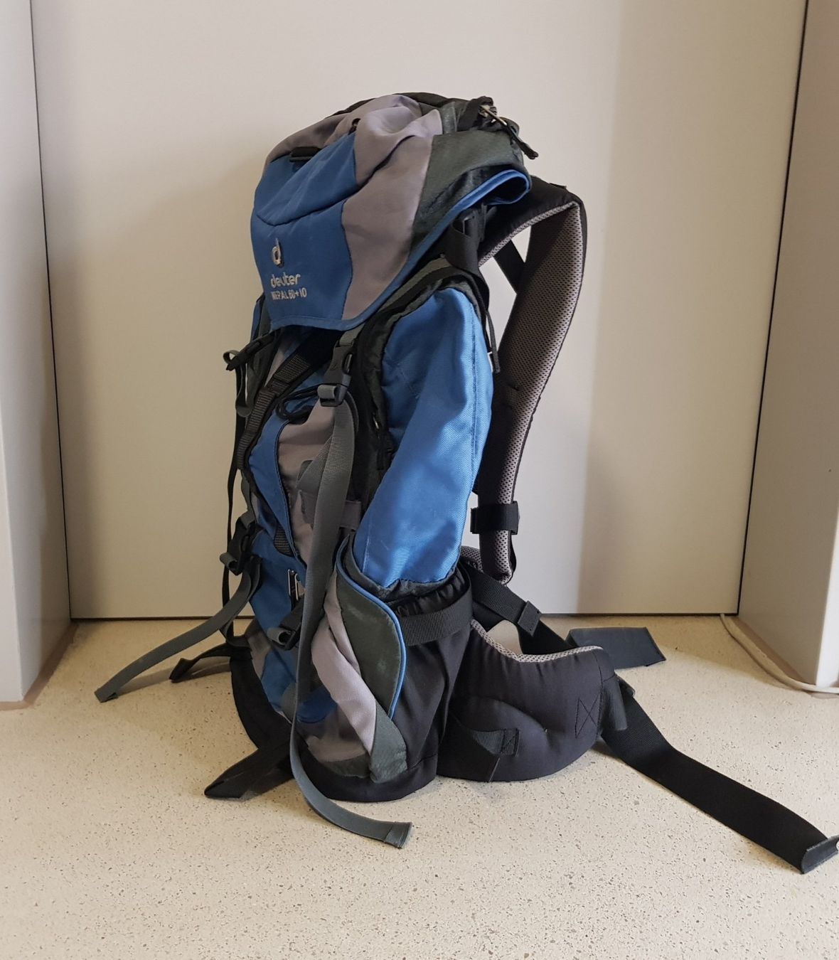 Deuter Zaini: Deuter Nepal 60+10 L Wanderrucksack – Usato da Basel venduto da fafa68 2
