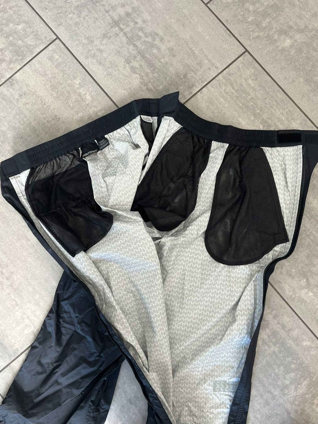 Pantaloni: MARMOT Regenhose Schwarz – Usato da Otelfingen venduto da Denis_ZH 4