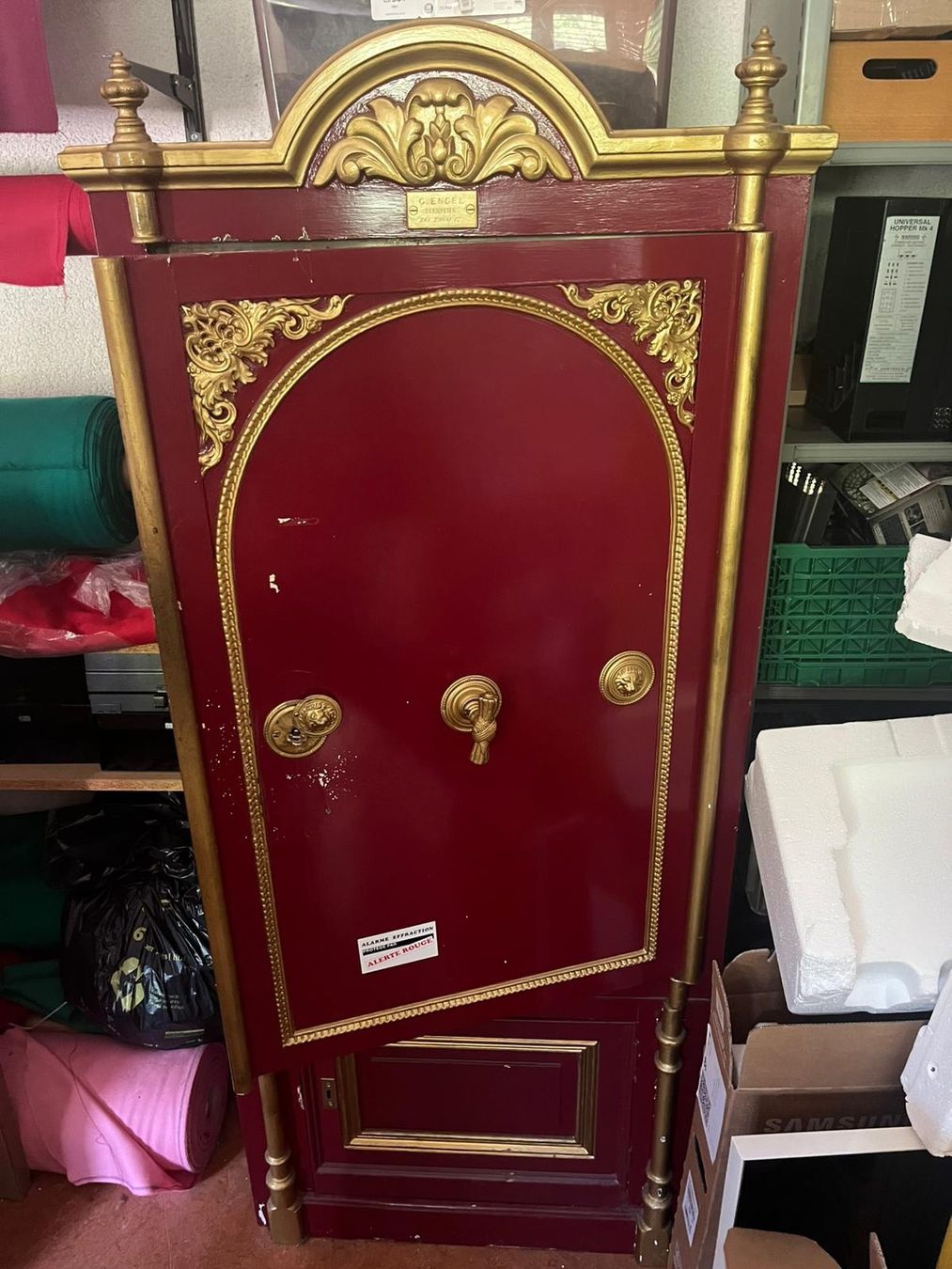 Casseforti: Coffre fort ancien rouge GENCEL – Usato da Mont-sur-Lausanne venduto da Sebouille 5