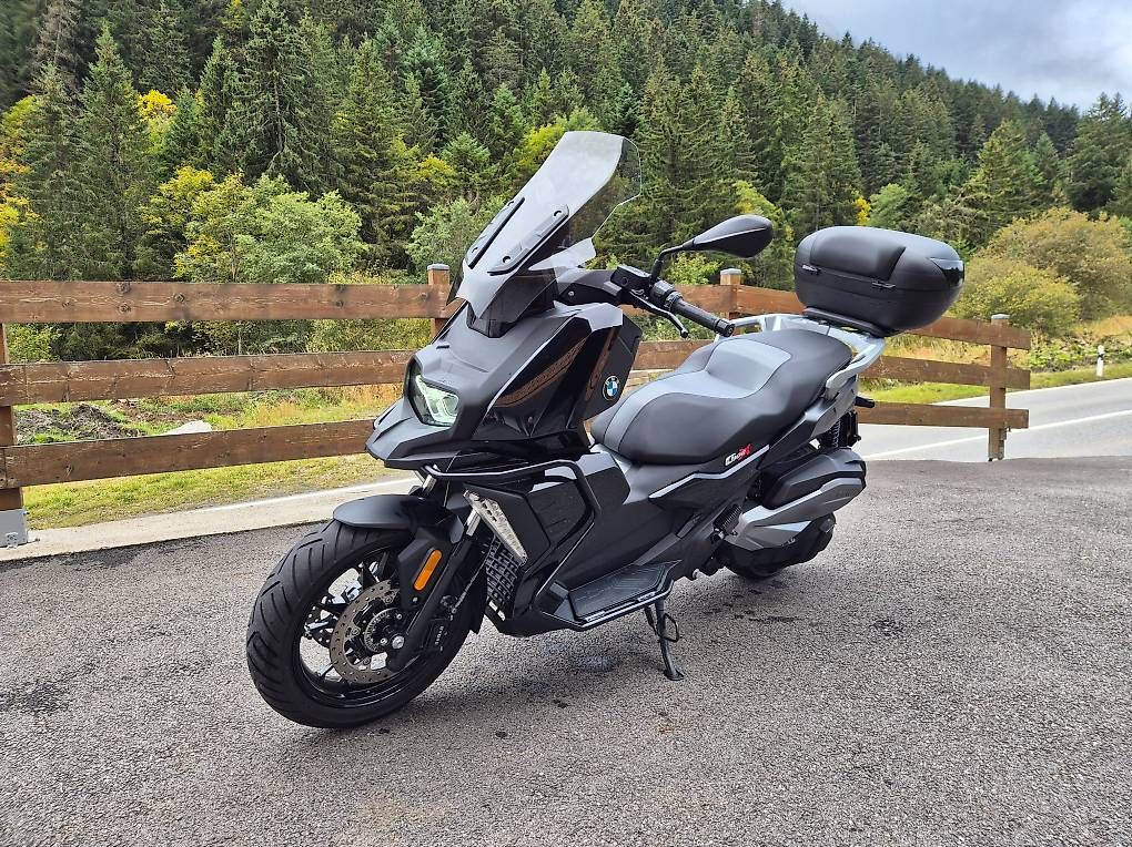 BMW Scooter: Scooter BMW C400X – Usato da Morgins venduto da Kikidazur