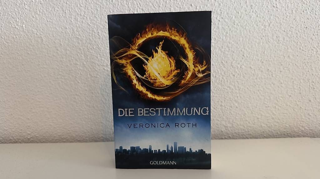 Livres: Die Bestimmung von Veronica Roth – D'occasion à Rain par svenja.mahler