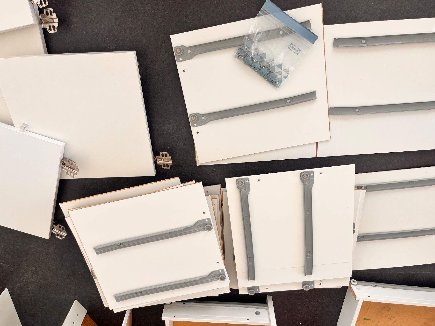 Ikea Étagères: Kallax Schubladen und Türen – D'occasion à Steffisburg par reg_c7wt 3