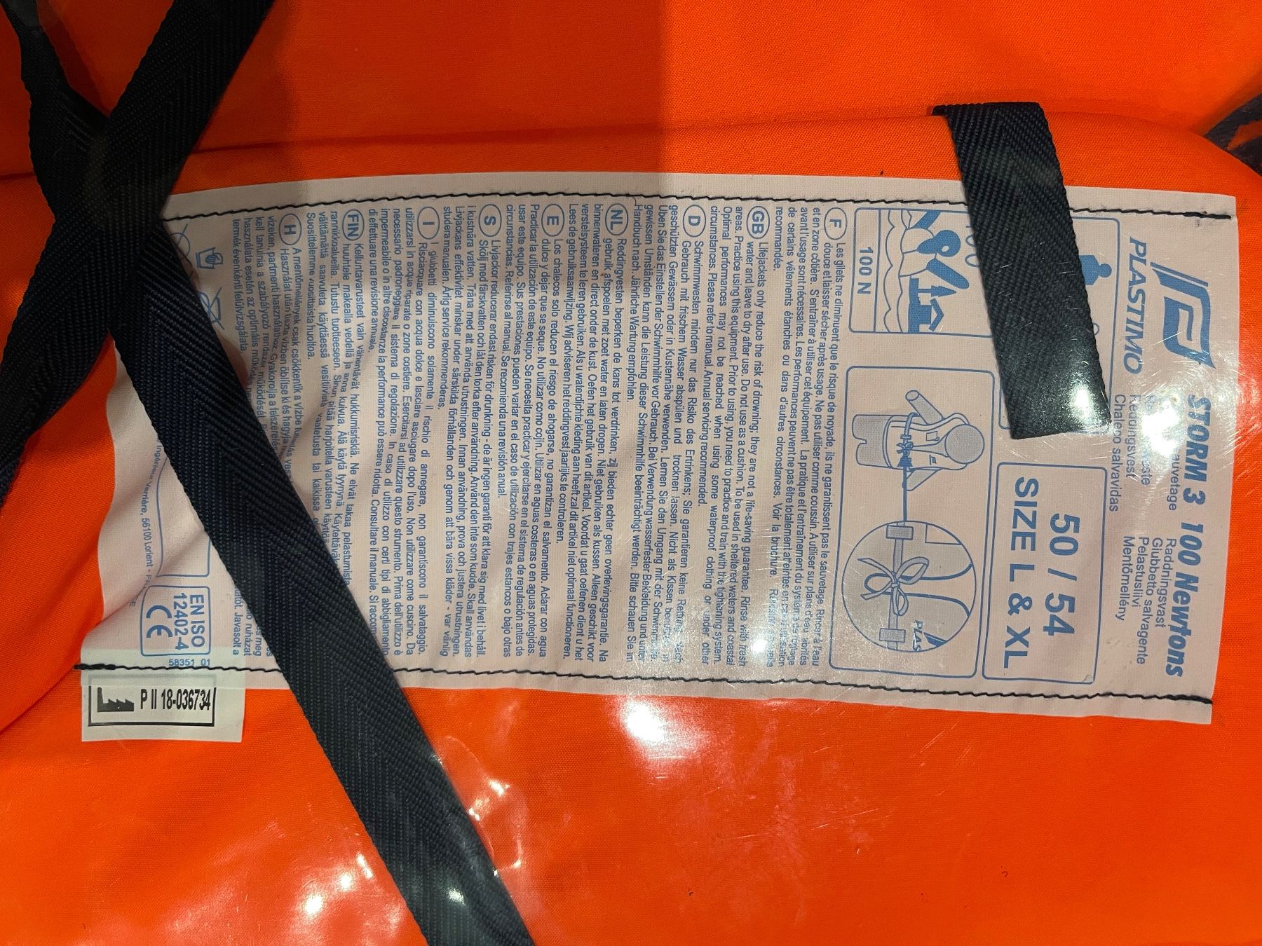 Schwimmwesten: Schwimmwesten Set 4 Stück – Neu und originalverpackt aus Schänis von escherstrasse22 1