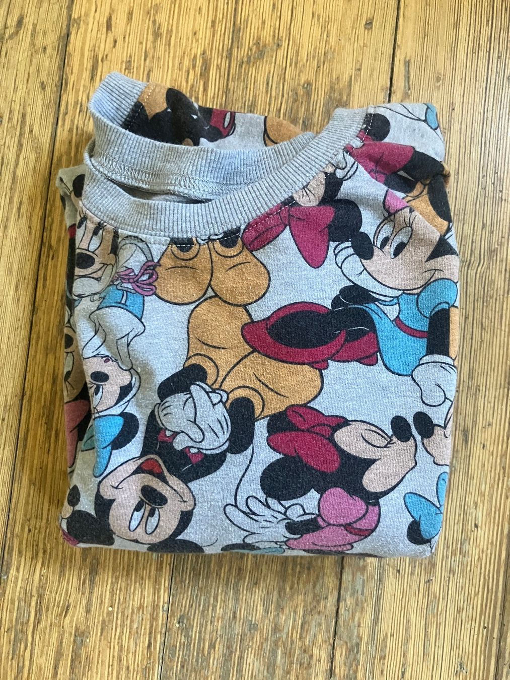 Maglioni & Felpe: Sweatshirt Mikey und Mini Mouse – Usato da Zürich venduto da alpenho 1