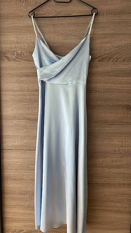 Vestiti: Kleid in Hellblau mit Perlen-Trägern  Gr. S – Usato da Matzingen venduto da Machado.