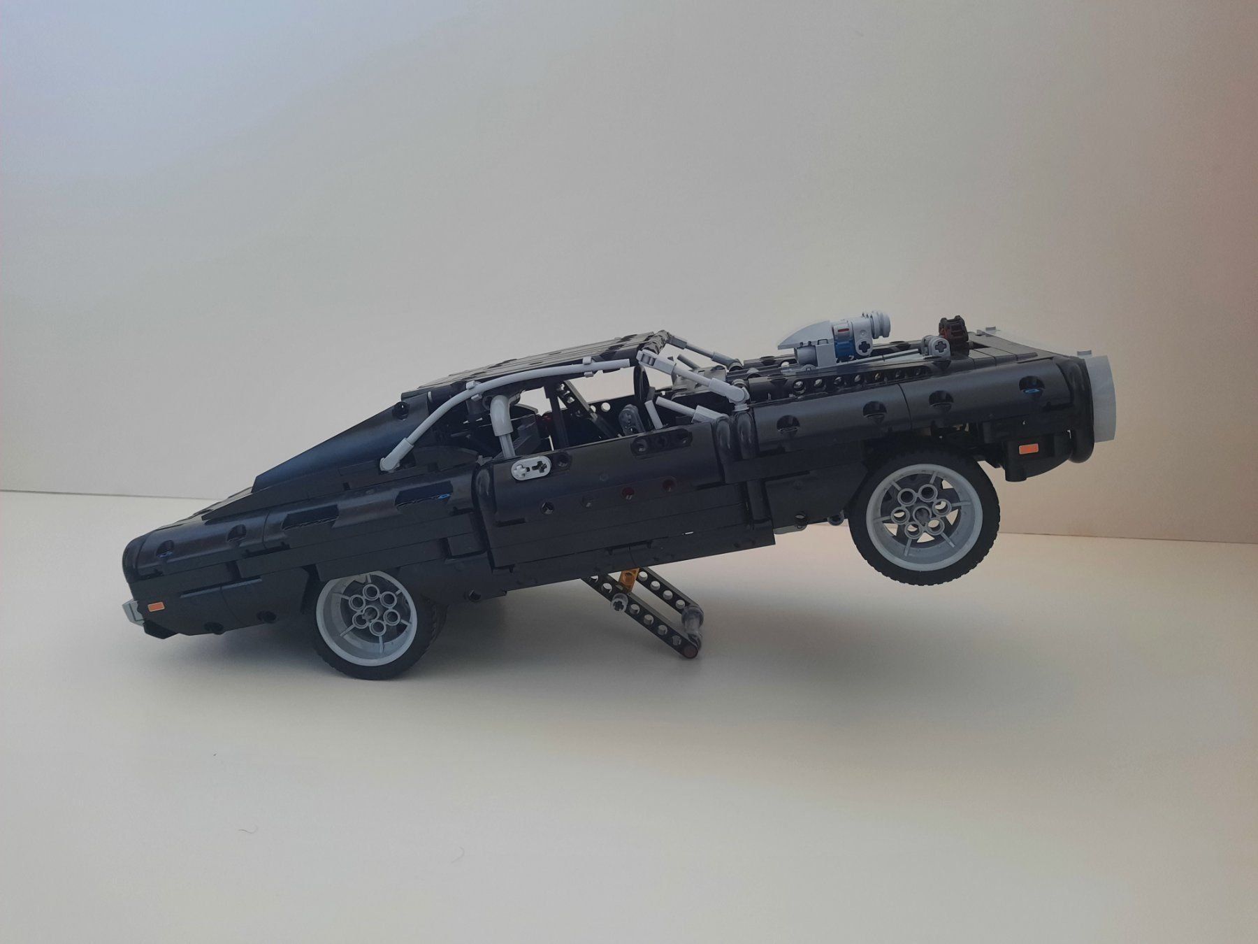 Lego Spielzeuge: LEGO Technik 42111 - Dom's Dodge Charger – Gebraucht aus Bassersdorf von Serayy 2