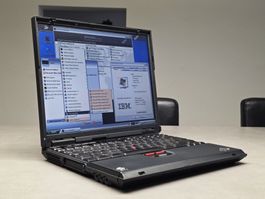 IBM ThinkPad T23 – frisch im originalgetreuen IBM-Zustand