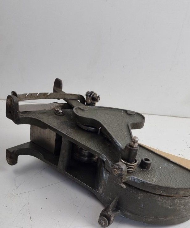 Tutte le macchine: Tiger-Tiger Package Sealer Aufroller England – Usato da Flums venduto da Flumsantik 5