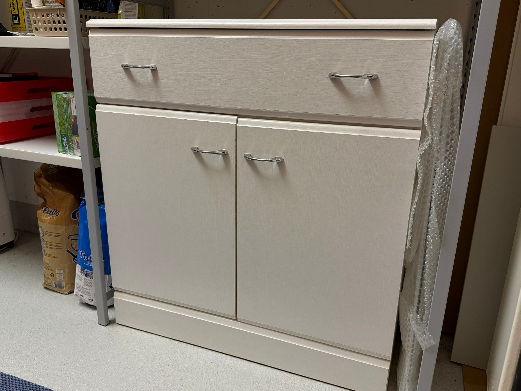 Pfister Commodes: Kommode weiss – D'occasion à Buonas par pet_zgr6