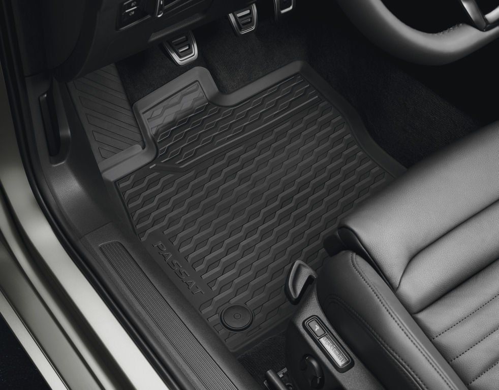 Tappeti & Tappetini: VW Passat Gummifussmatten NEU – Nuovo e nell'imballaggio originale da Schindellegi venduto da GlobalCarTrading_AG