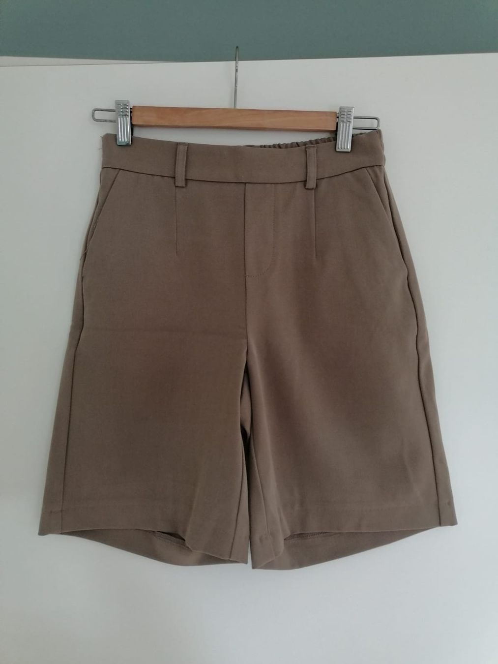 Only Hosen: Khaki Shorts Gr. 34 – Gebraucht aus Winterthur von Arkadii