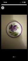 Broche vintage en porcelaine peinte à la main, motif violett