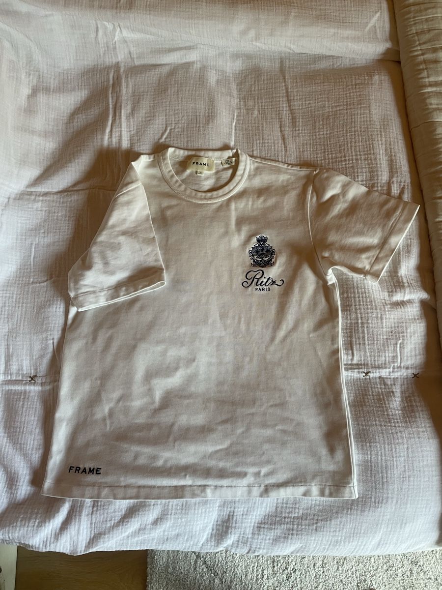 Top: Ritz Paris x Frame Denim tee – Usato da Pfäffikon SZ venduto da MarieEdh 4