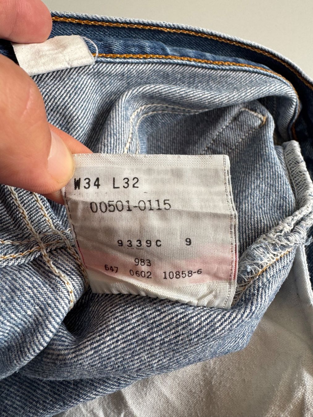 Levi's Jeans: Levis 501 denim W34 L32 with history – Usato da Neuchâtel venduto da _Easy_to_Find_ 2
