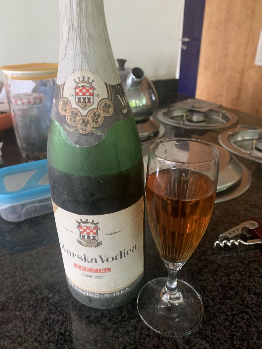 Bouteilles: Alte Schaumweinflasche 1982 oder früher, geöffnet  – D'occasion à Brugg AG par Simone92 1