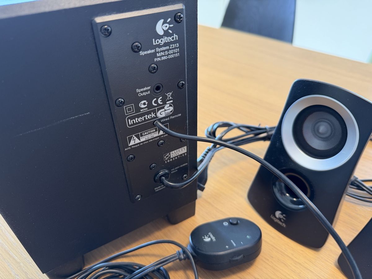 Logitech Casse acustiche: Logitech Z313 Speaker System 2.1 Lautsprecher – Usato da Ennetbürgen venduto da Ruvm3io 3