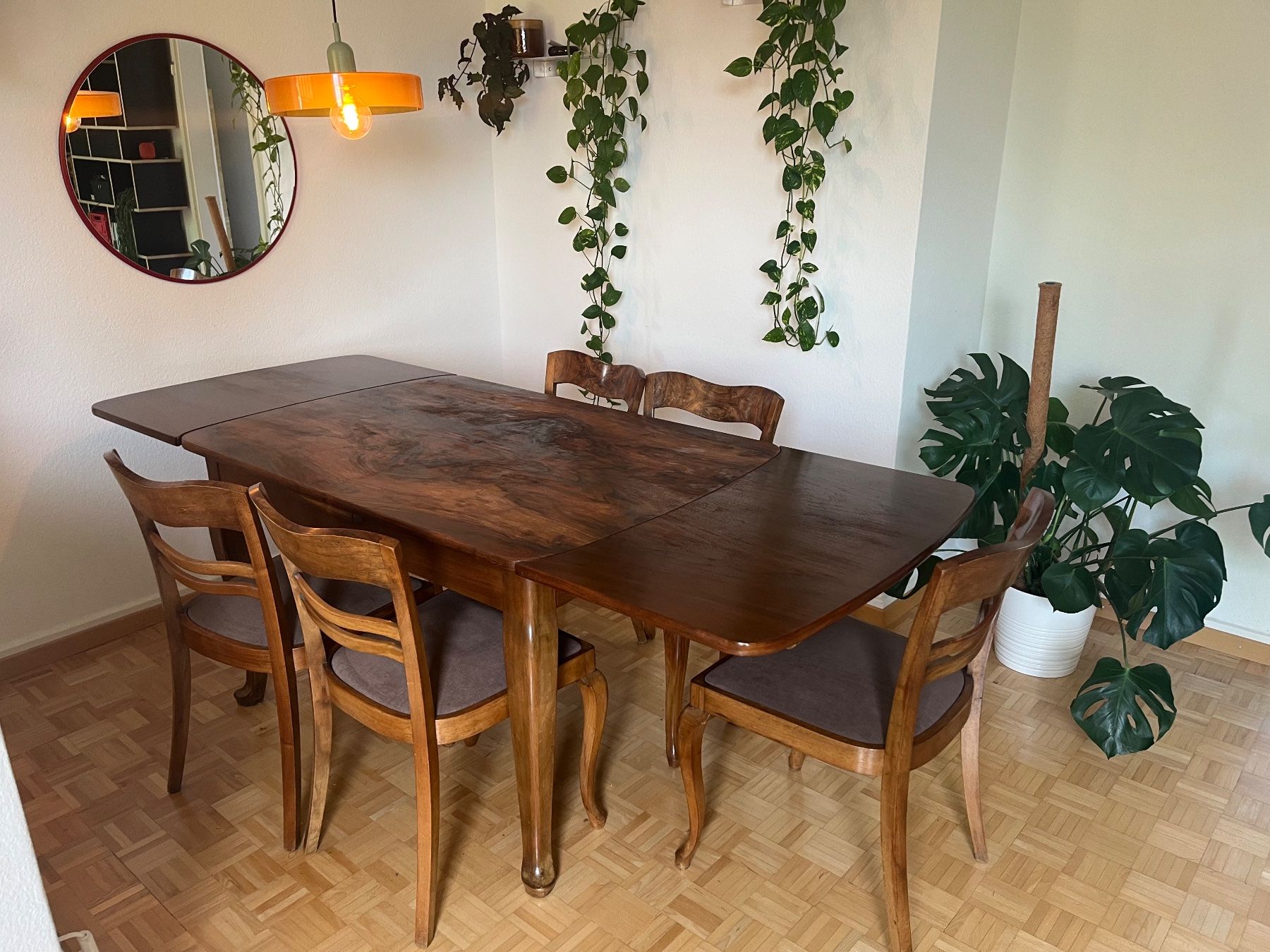 Set di tavolo e panche: Vintage Holztisch mit 6 Stühlen – Usato da Zürich venduto da jalexandra6 2