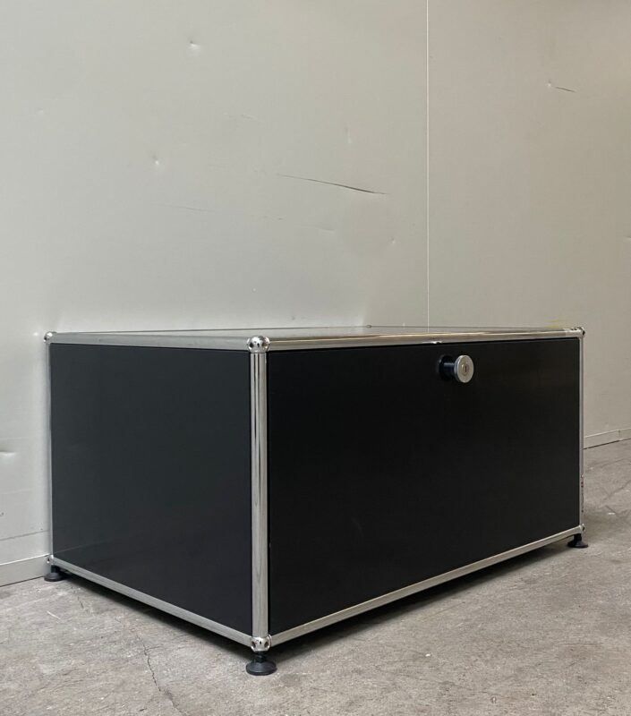 USM Scaffali: USM Haller Möbel 1x1 graphitschwarz – Usato da St. Gallen venduto da MSMoebelhandel