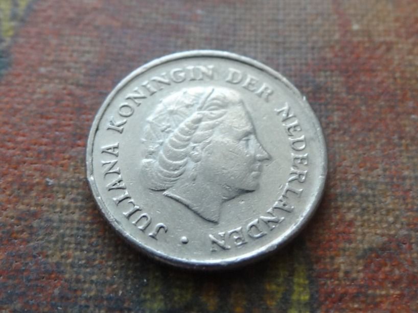 Tutti le monete: PAYS-BAS  Nederland  10  Cent  1977 – Usato da Romanel-sur-Lausanne venduto da Swift13 1