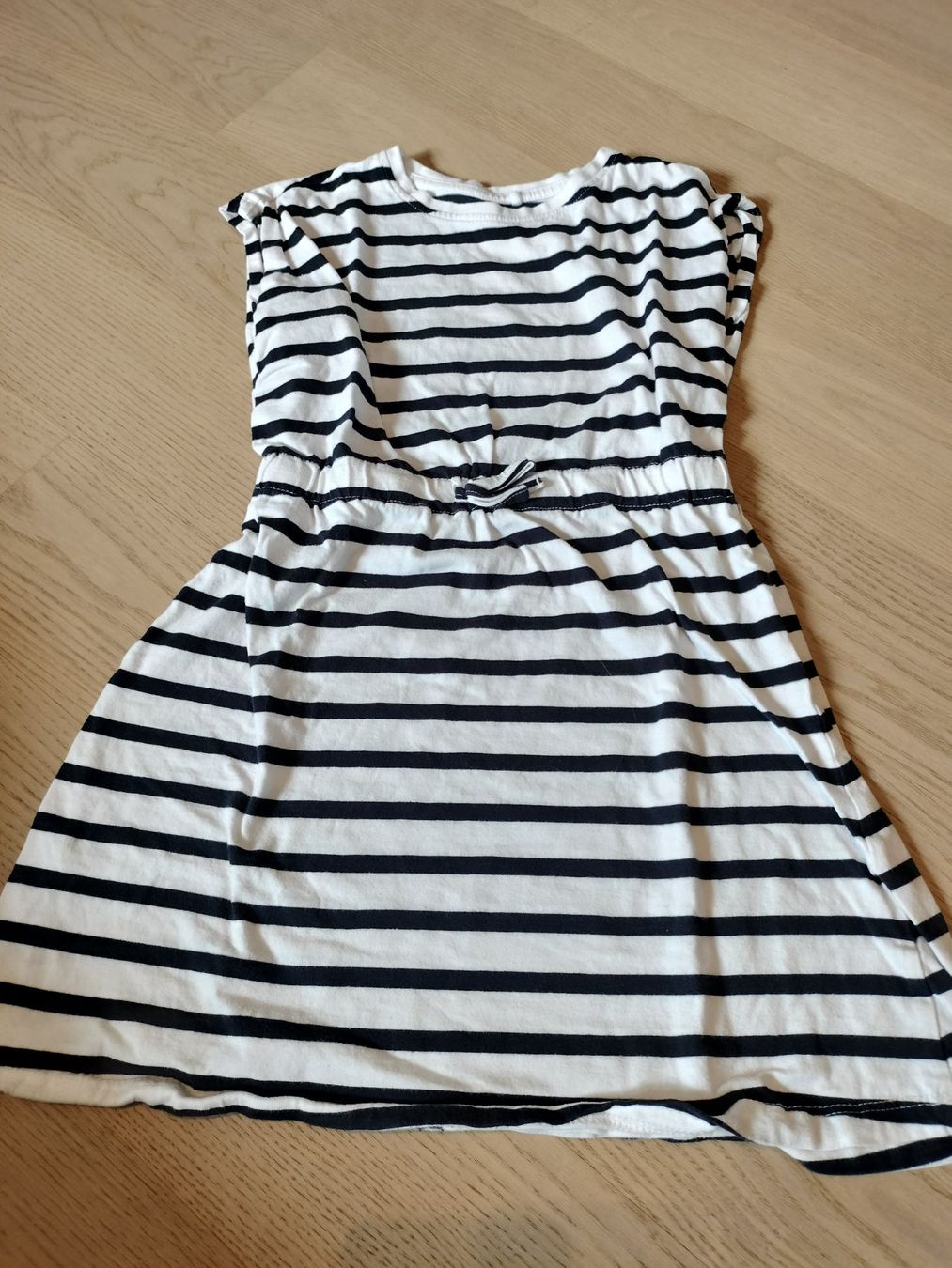 Vestiti & Gonne: Sommerkleid Grösse 128 – Usato da Neftenbach venduto da TheKringel