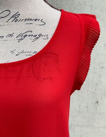 Superbe débardeur rouge manches plissées MOTIVI fin XS-S