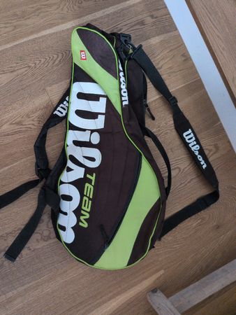 Wilson Team tennis bag with shoulder strap