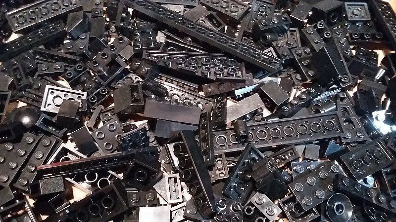 Lego Kit di costruzioni: Lego 280 Schwarze Teile -C28 – Usato da Morges venduto da cardeman61