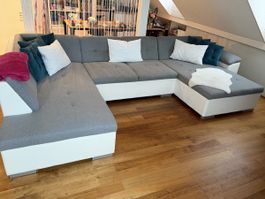 Grosses U-Sofa mit viel Platz – Gemütlich für gemütliche Abe