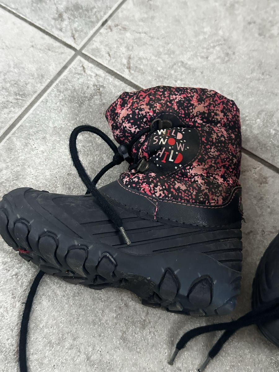 Lupilu Scarpe per ragazze: Winterstiefel blinki schwarz Grösse 25 – Usato da Birr venduto da YMCA123 2