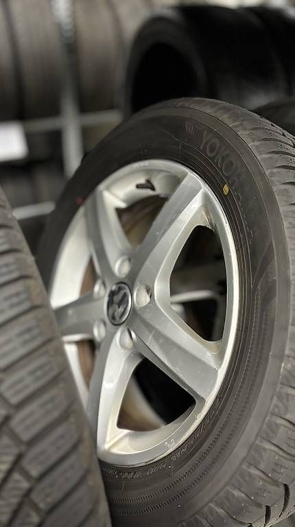 Volkswagen Pneumatici & Ruote complete: VW caddy kompleträder – Usato da Wimmis venduto da TheCarnet 2