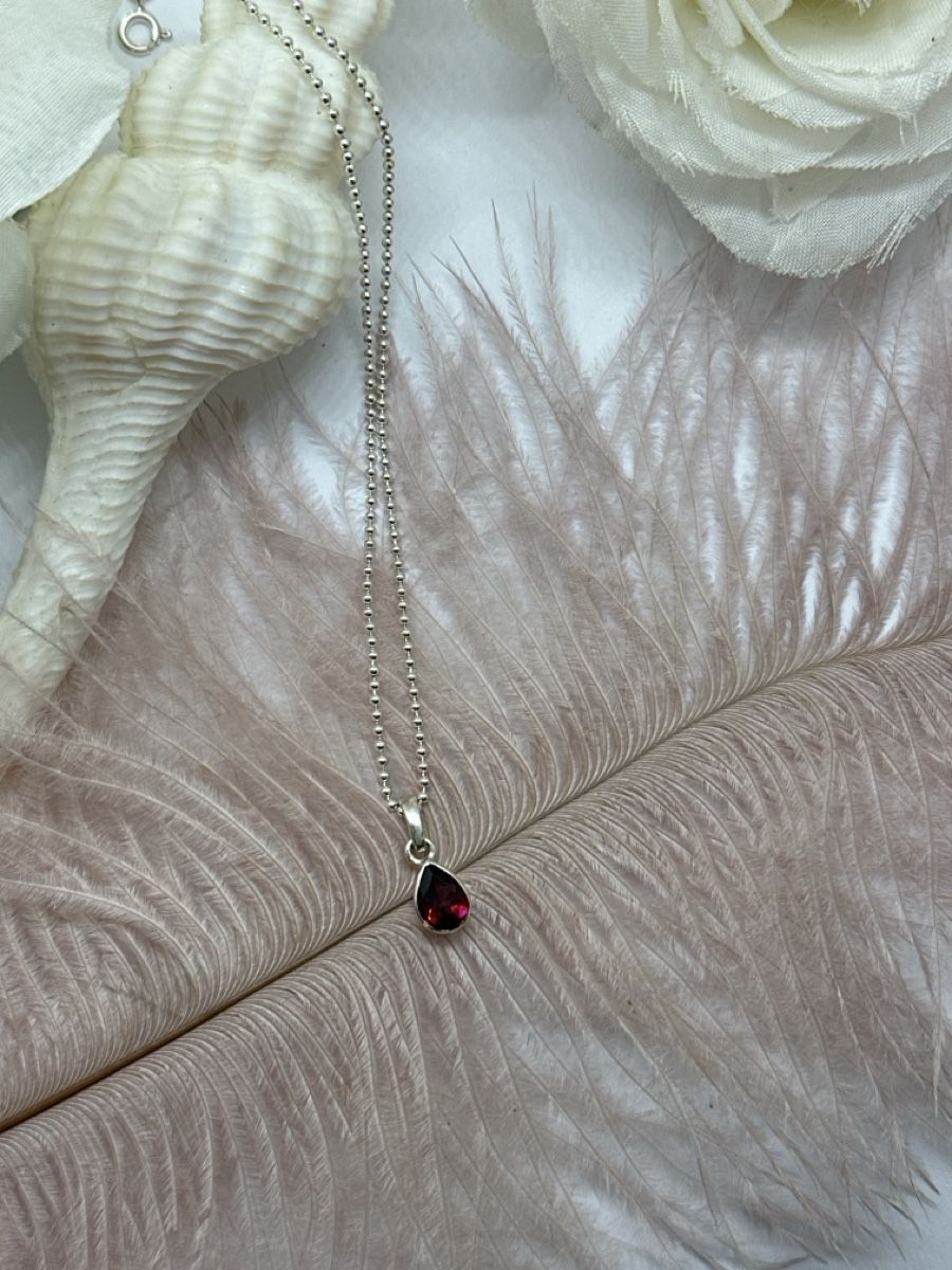 Catenine: Silbette mit Anhänger – Nuovo e nell'imballaggio originale da Niederglatt ZH venduto da Silberschmuck-design