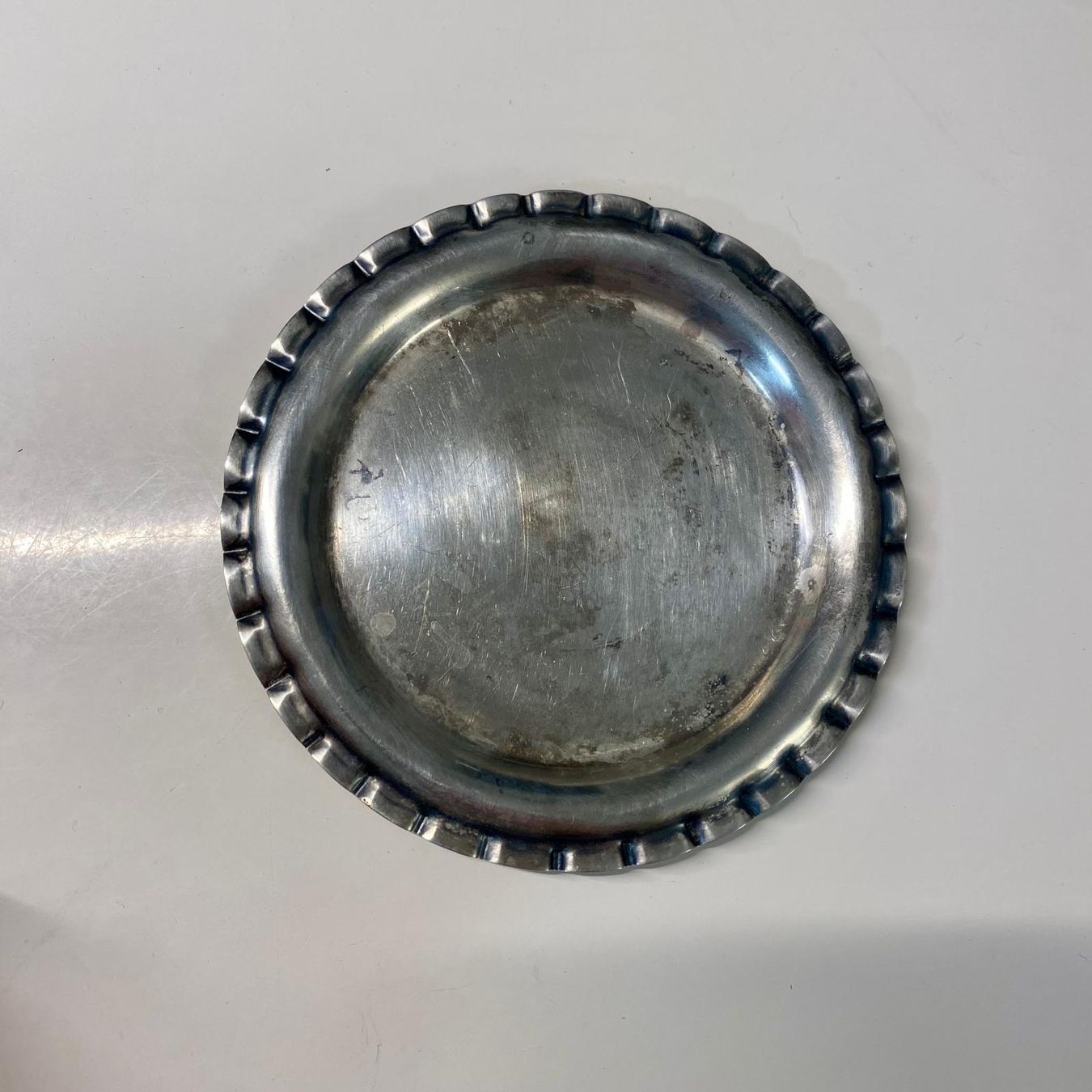 Piatti: Altes Unterteller mit gewelltem Rand, D=9cm – Usato da Krauchthal venduto da MEWA01