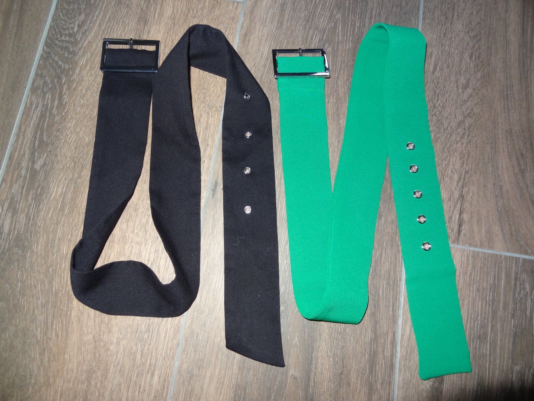 Cinture: Lot de 2 ceintures femme, élastiques, taille 85 – Usato da Satigny venduto da salvatore73