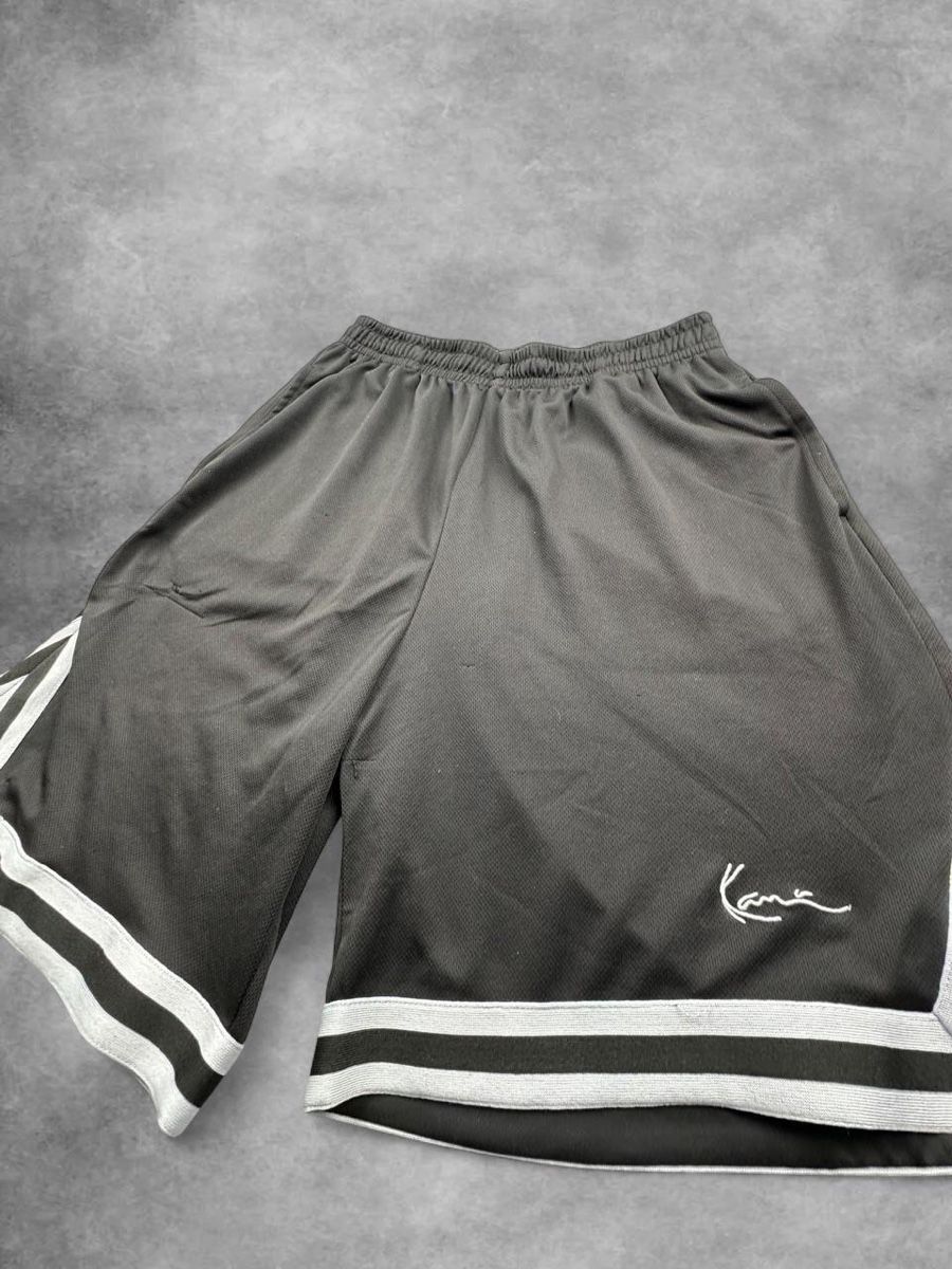 Karl Kani Pantaloni: Karl kani shorts – Usato da Erlinsbach SO venduto da TogaResell 1