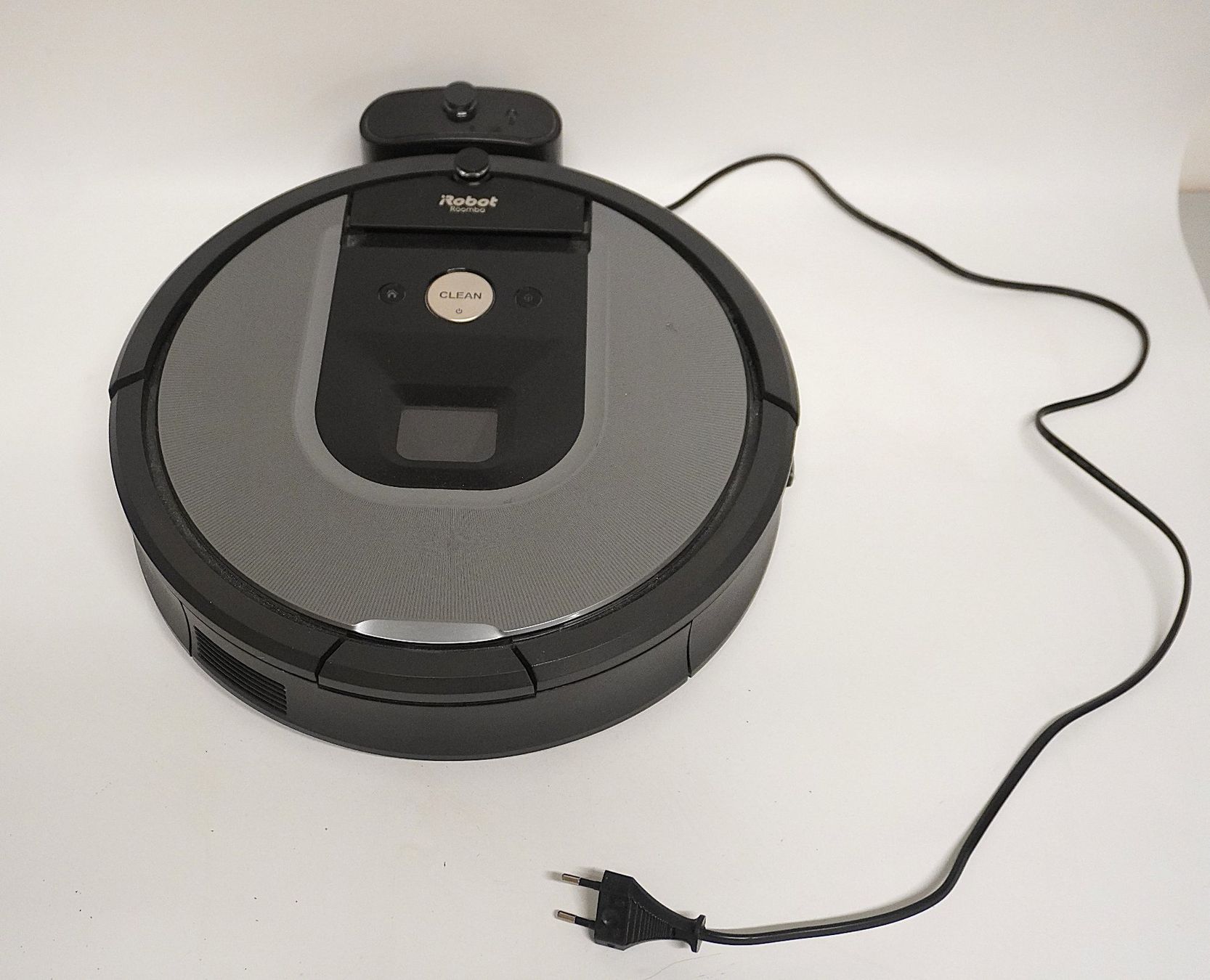 Irobot Staubsauger & Zubehör: Saugroboter iRobot Roomba 975 (S306) – Gebraucht aus Basel von B.W.B. 1
