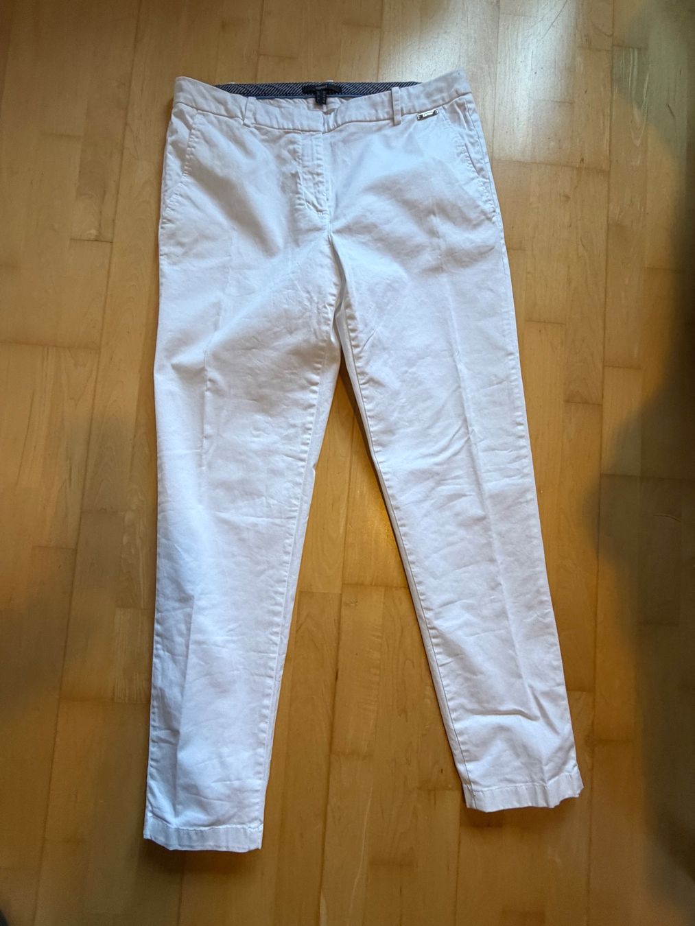 Esprit Pantaloni: Weisse ESPRIT Baumwollhose Gr 40 – Usato da Salenstein venduto da animay 1