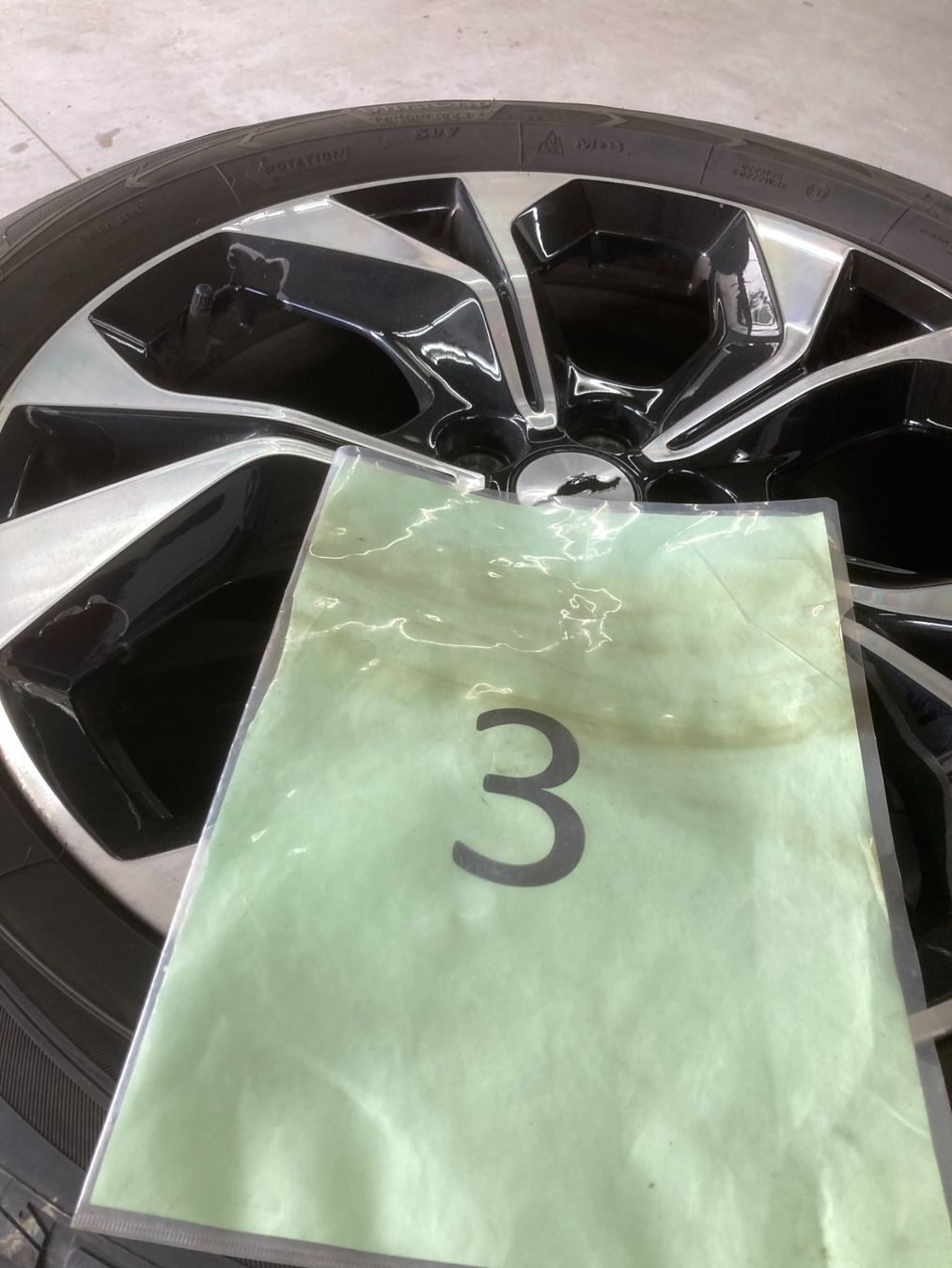 Ford Pneumatici & Ruote complete: Ford Mustang Mach E Winterräder 225/55R19 – Usato da Cham venduto da WB2223 9