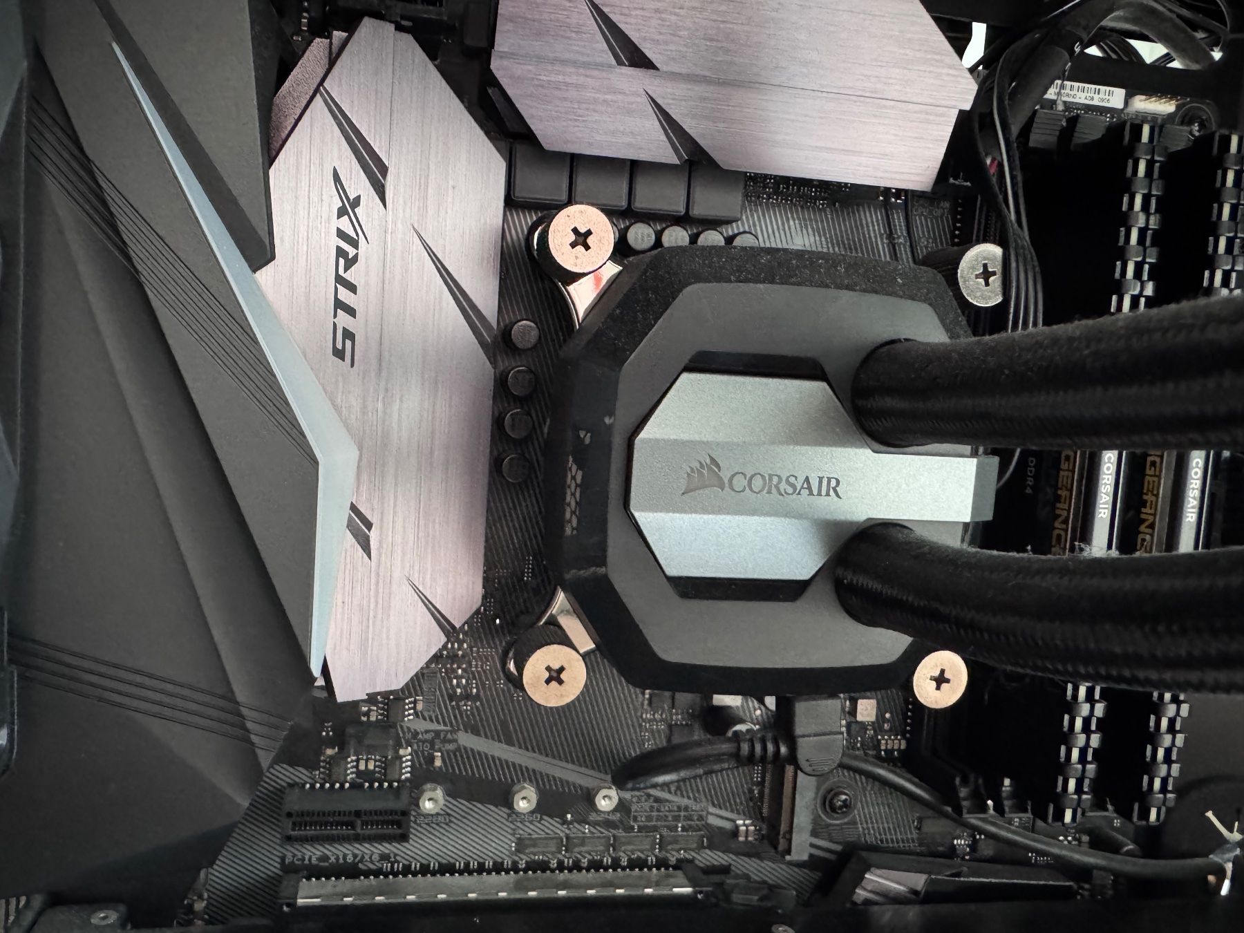 Asus PC: Gaming PC - Phanteks Gehäuse - 1080Ti - STRIX Set – Usato da Zürich venduto da xevious69 6