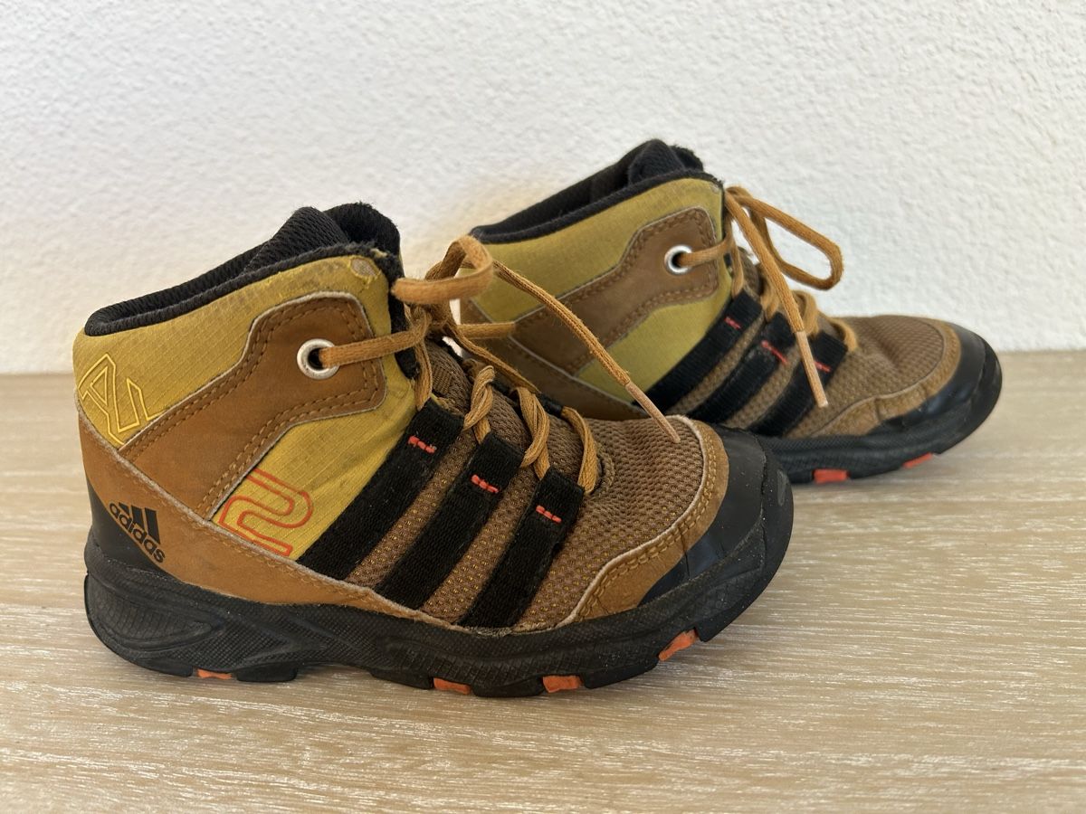 Adidas Schuhe für Jungen: adidas Kinder Wanderschuhe Gr. 26 – Gebraucht aus Wolhusen von eve_m6cg 1